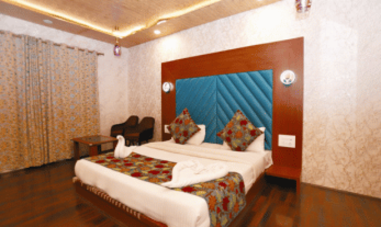 Top 10 Must-Visit Attractions Near Hotel Green Karnataka in Kashmir